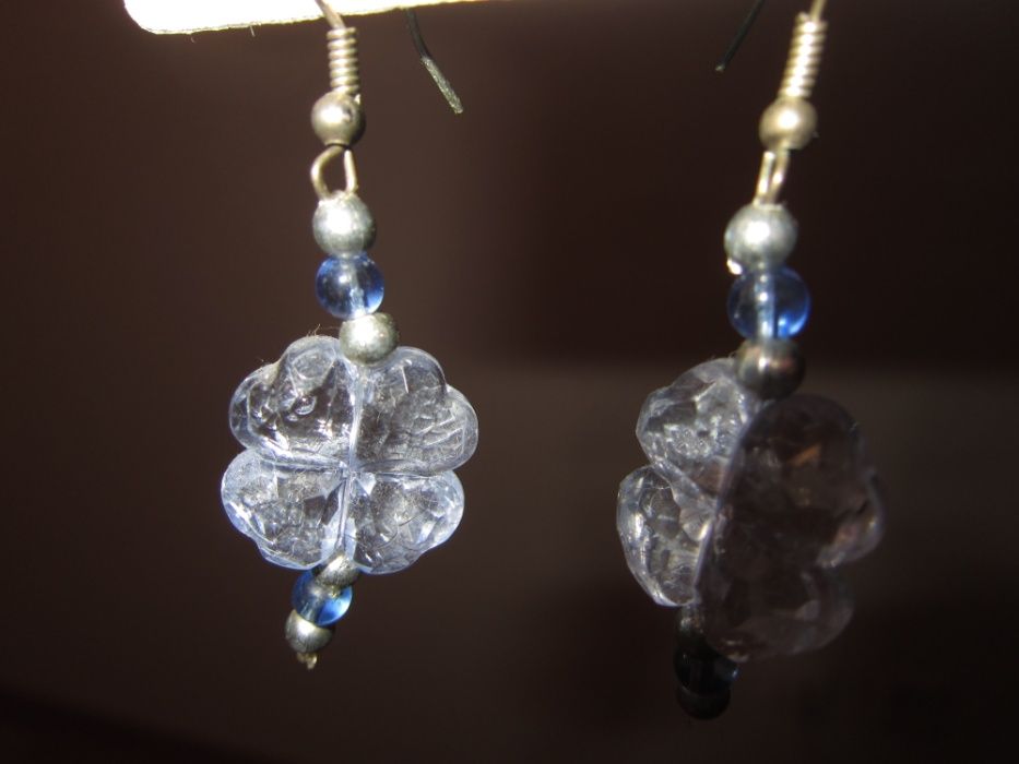 Brincos Prateados, Azuis e Transparentes