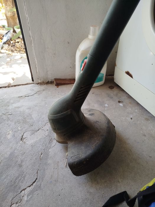 Cortador de erva elétrico e enxada elétrica