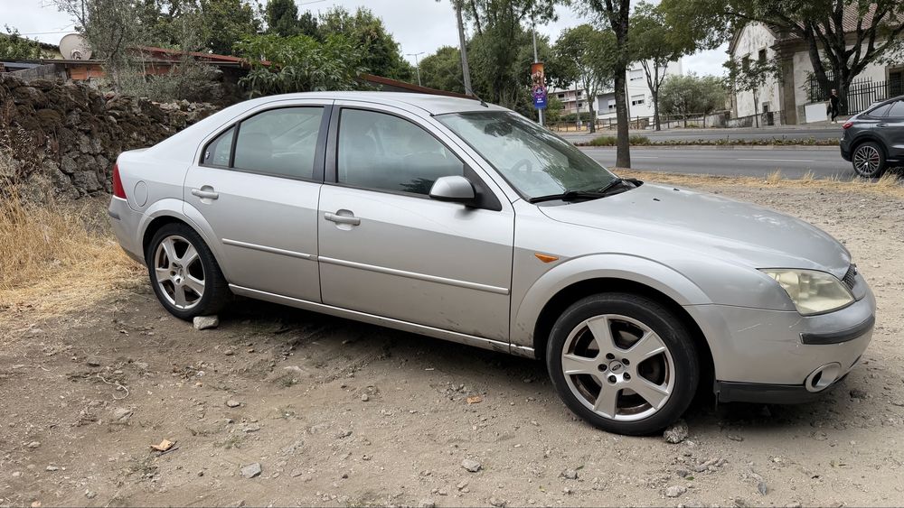 Ford Mondeo 2003 (2.0 tdci) – Ideal para Reparo ou para Peças (4 Pneus Novos) foto 2