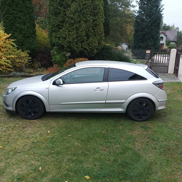 Opel astra h gtc rok 2008