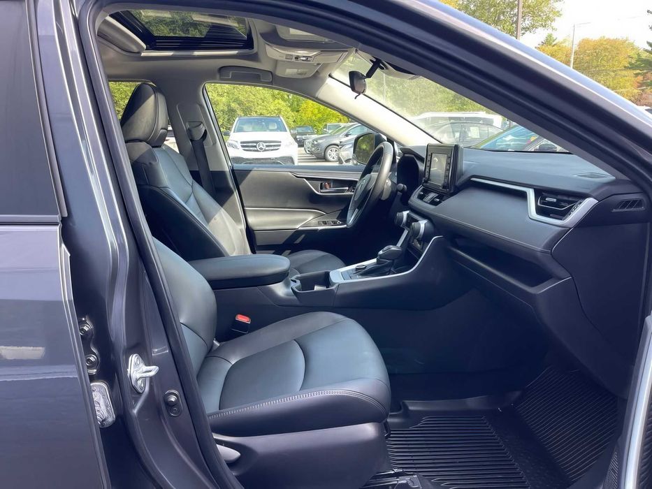 Toyota RAV4      2022