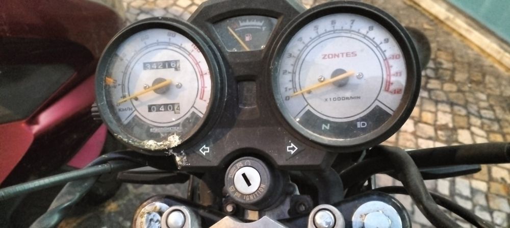 Mota zontes 125 cc ótimo estado