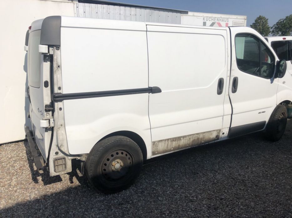 Bok poszycie błotnik tył tylny krótki Trafic Vivaro Primastar części