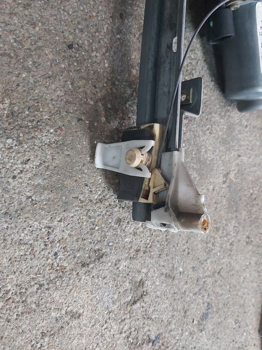 Motor elevador vidro Renault Clio de 2000 -- ler descrição