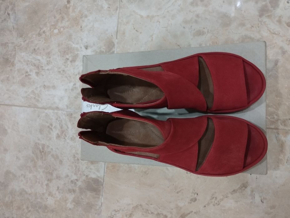 Супер удобные мягкие босоножки Clarks