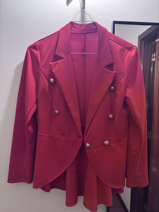 Csaco e vestido  ocasional para uma situaçao  especial