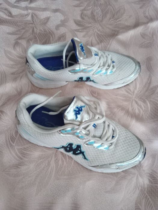 Кроссовки белые Манго и Kappa