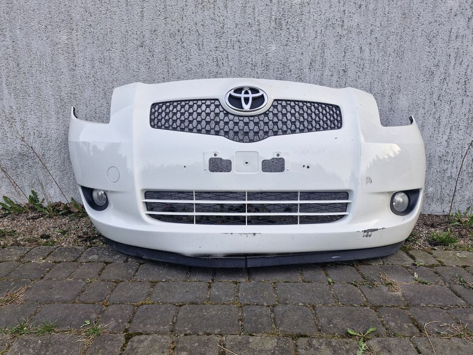 Zderzak przedni Toyota Yaris II