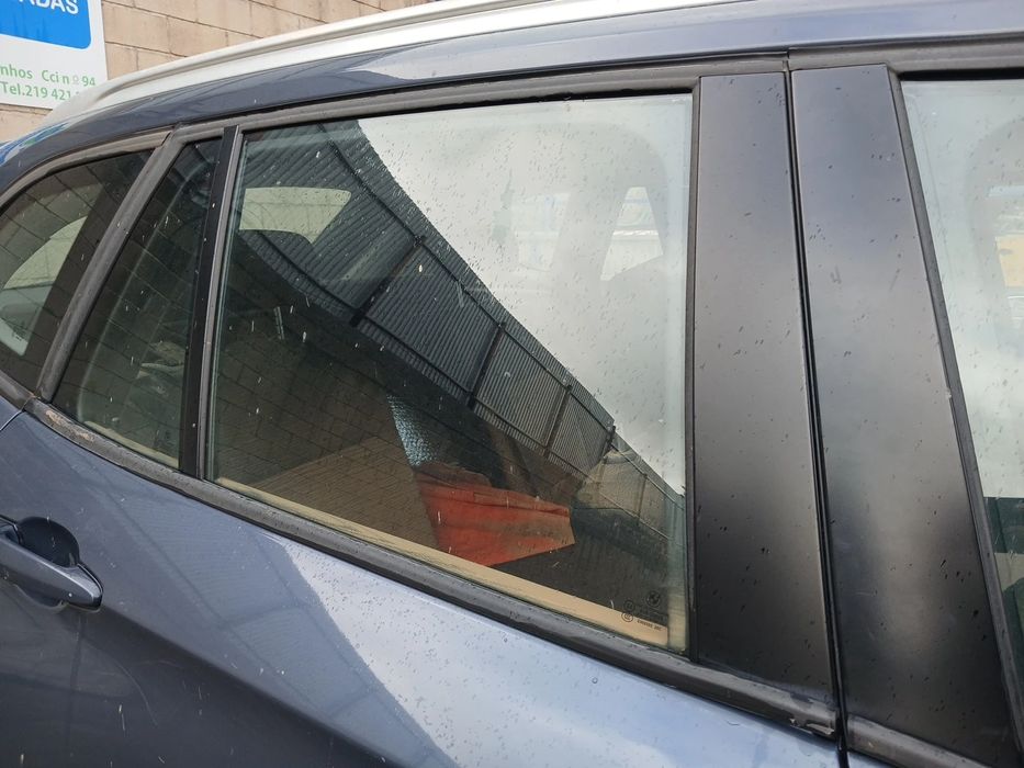 Vidro porta trás direito BMW X1 (E84)