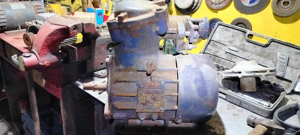 Электродвигатель 0.8 кВт 950 об/мин..