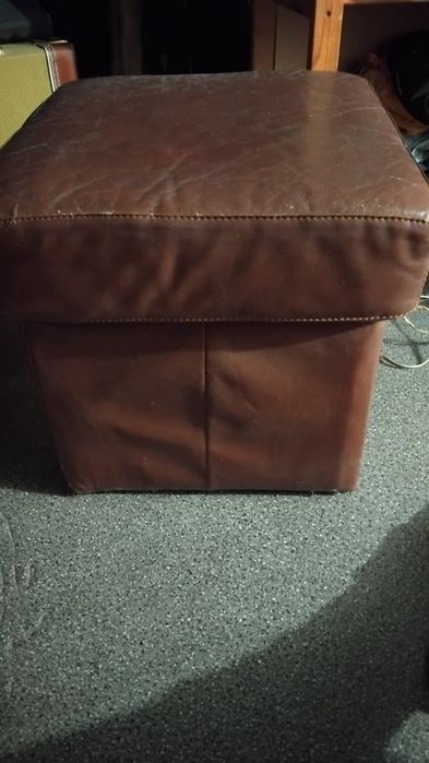 Pouf de napa castanho