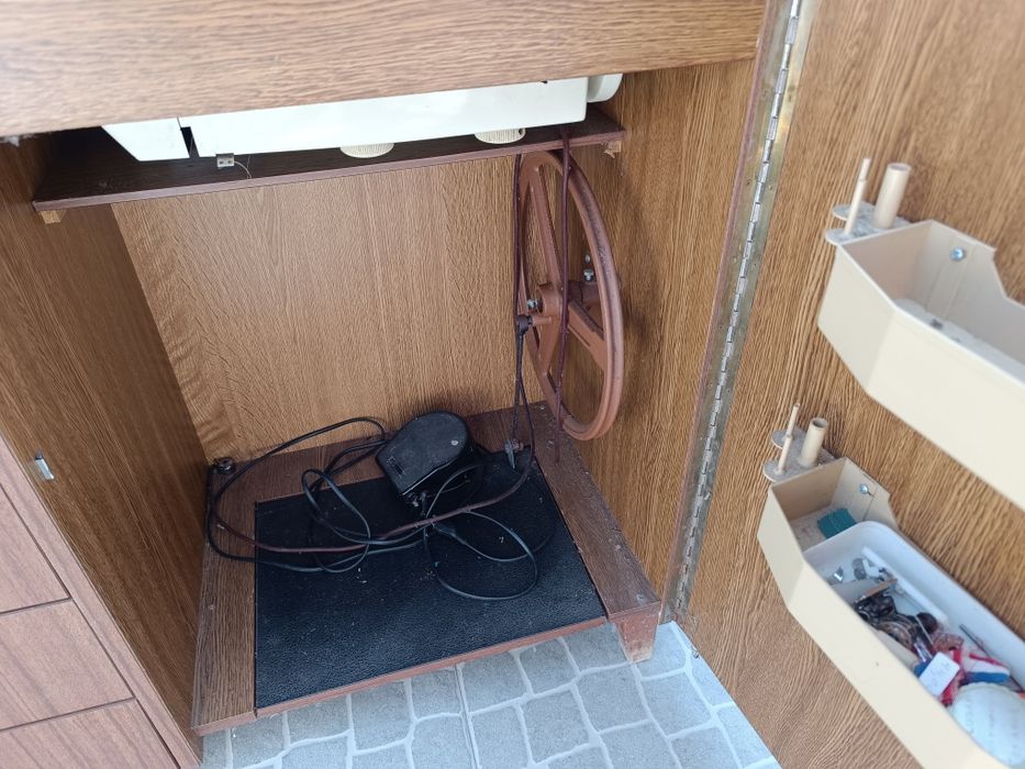 Máquina costura Oliva