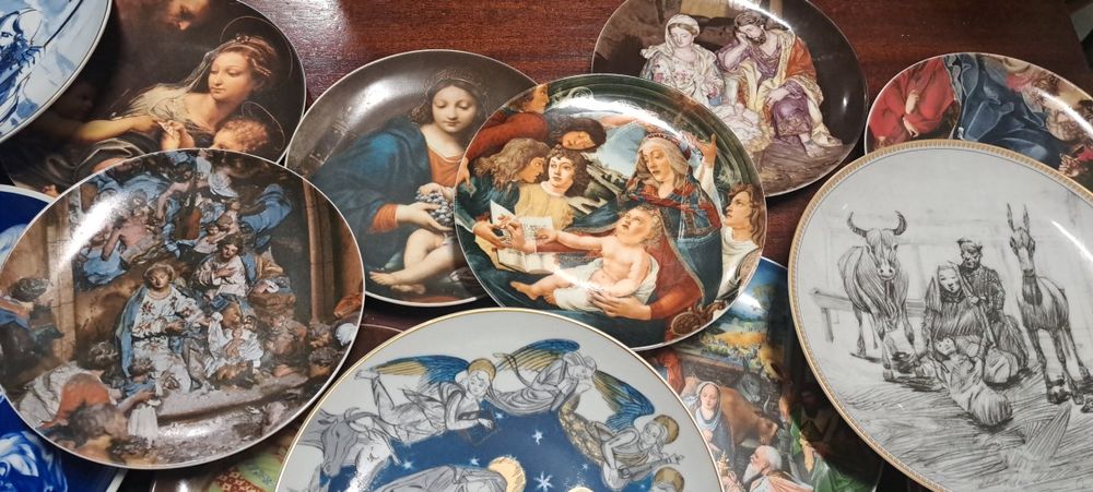 Pratos de Natal Vista Alegre, vários anos vários preços