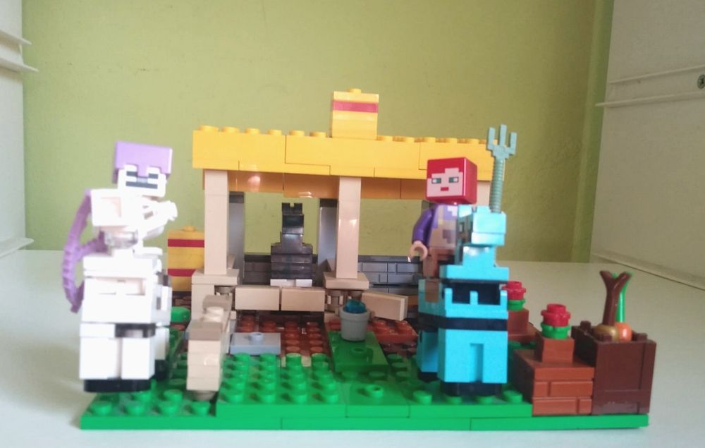 Lego Minecraft 2 sets