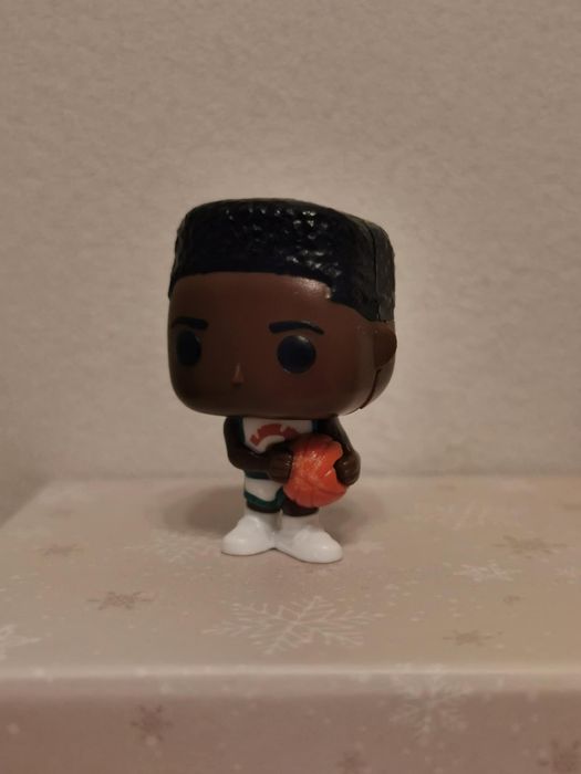 Figurka Kinder Joy Stranger Things