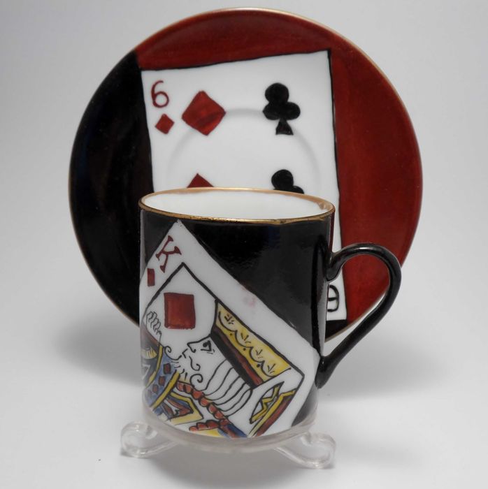 Chávenas de café pintadas a mão