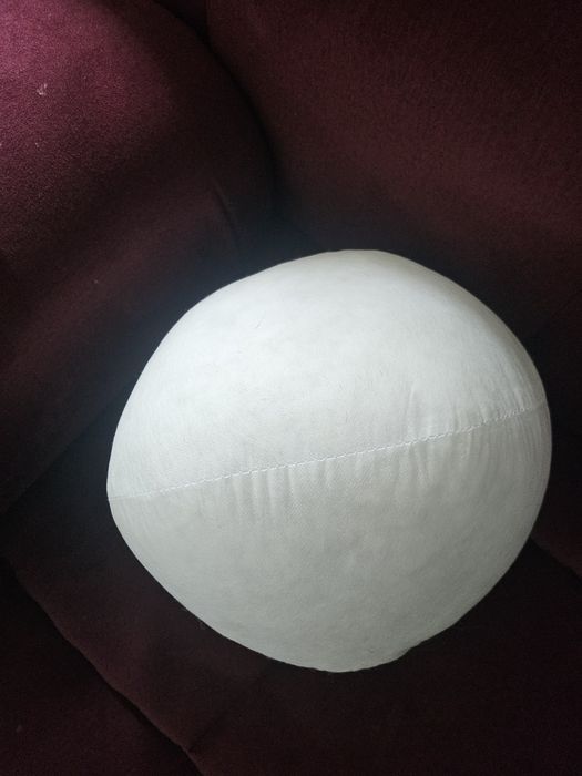 Poduszka piłka okrągła nowoczesna modna