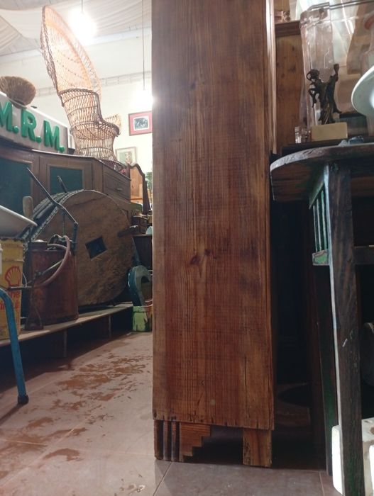 Móvel livreiro/louceiro