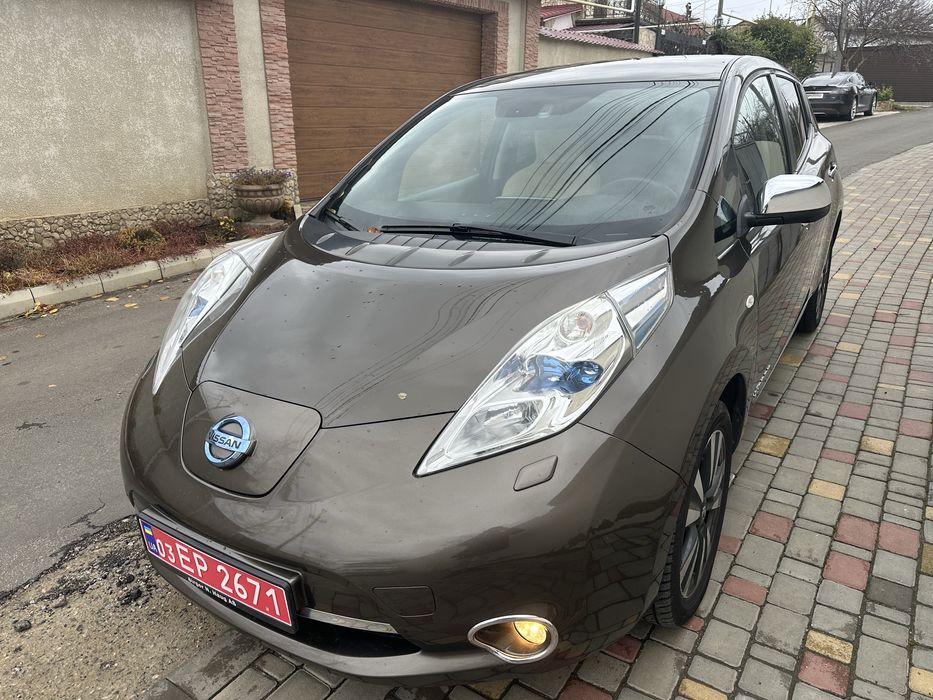 Продам Nissan Leaf