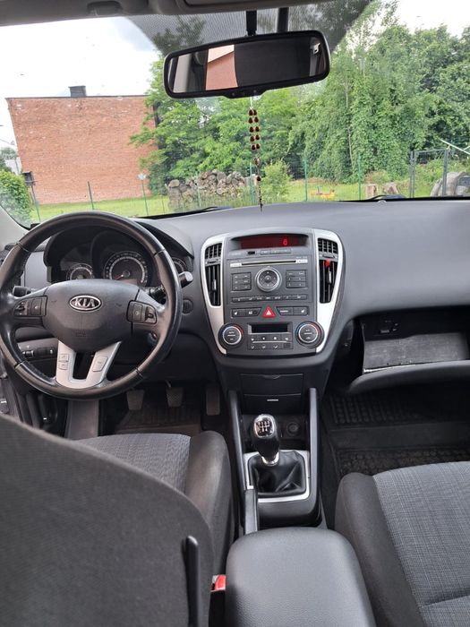 Samochód osobowy kia ceed