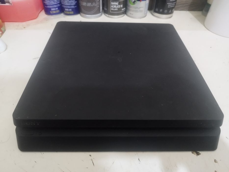 PS4 Slim 500GB - S/ Comando e Cabos