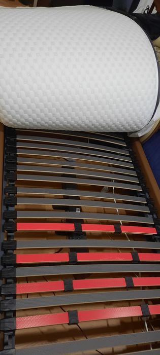 Cama articulada electricamente com 2 meses de uso