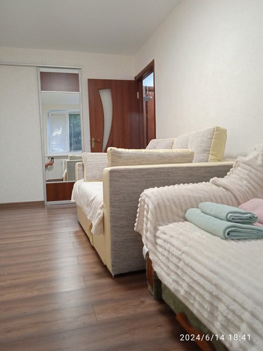 Простора ДВОКІМНАТНА квартира, проспект Миру , документи