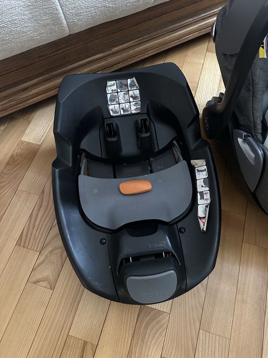 cybex cloud q platinium   0+  i baza isofix