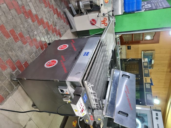 Фритюрница жаровня Jufeba Автомат для берлинеров с растойкой