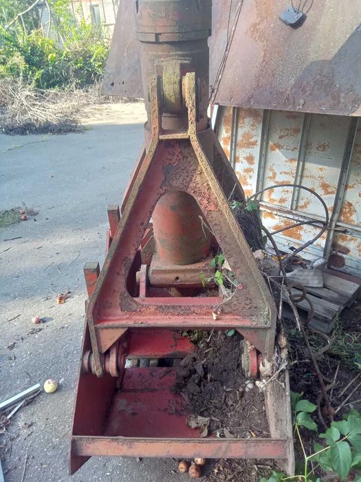 Продам ківш грейферний.