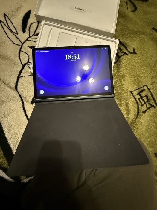 Продам /обмен  Планшет Samsung Galaxy Tab S9 FE 5G 6/128Gb Silver