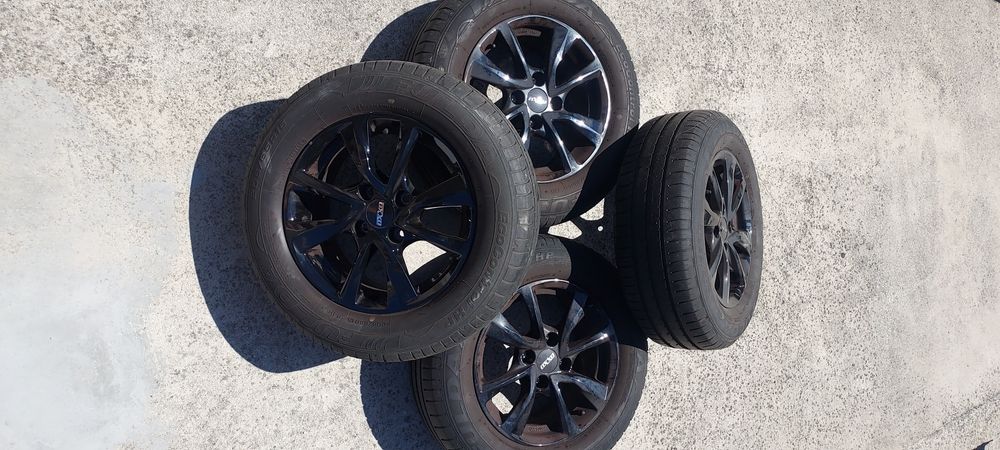Jantes Oxxo com pneus 205/65R15