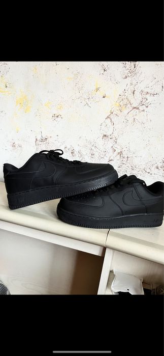 кроссовки кожаные Nike Air Force 1 оригинал абсолютно новые размер 44