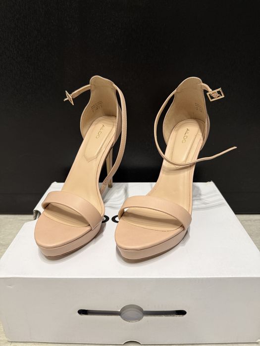 Sandaly na obcasie Aldo Madalene