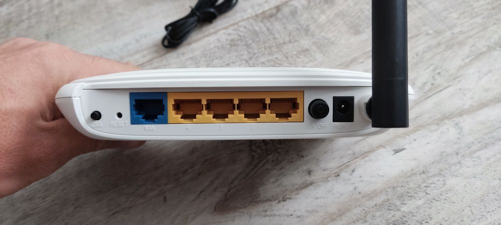 TP-LINK TL-WR740N router