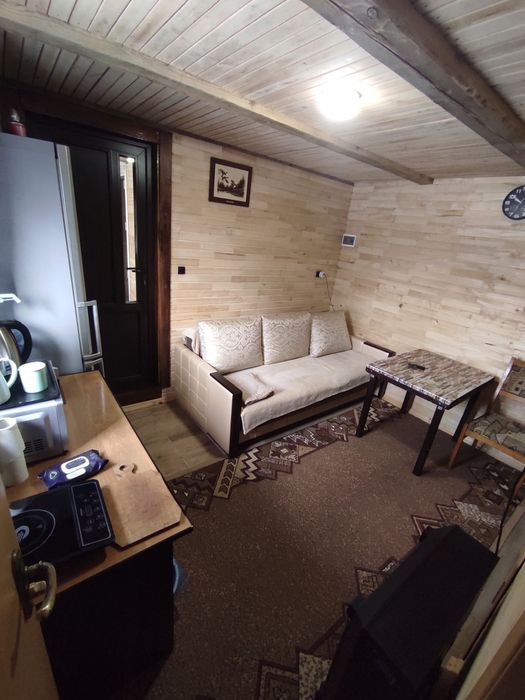 будинок погодинно, подобово .є сауна, чан.