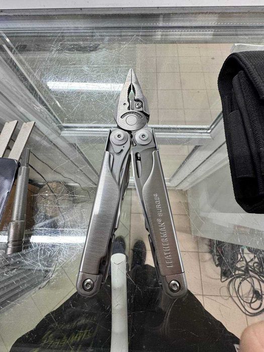 МультітулLEATHERMAN SURGE