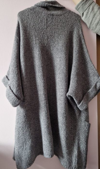 Sweter,narzutka dlugi.