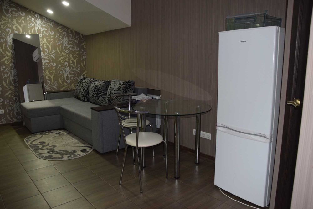 м.Наукова-центр Харкова. Сдам посуточно квартиру-студию.