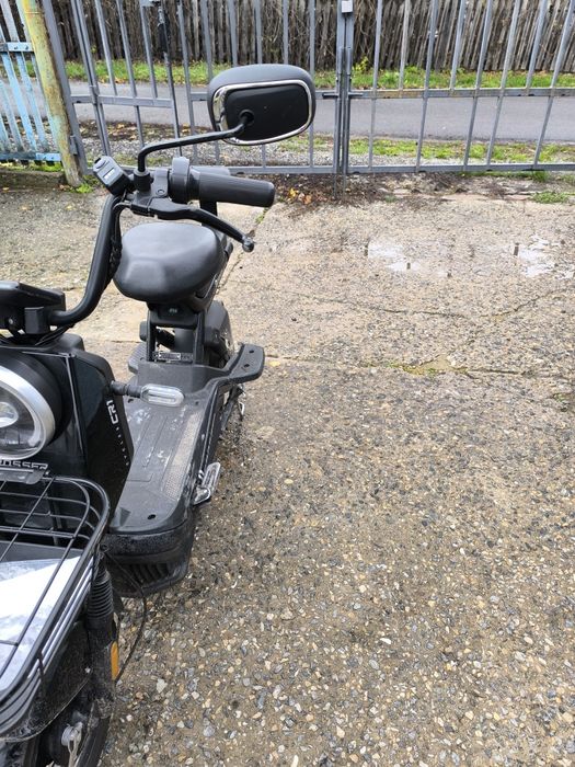 Електроскутер кроссер