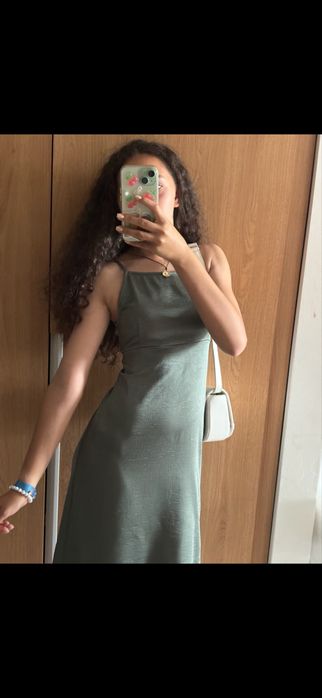 нова Сукня H&M кольору хакі