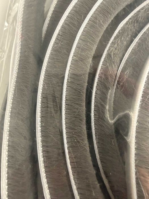 Uszczelka szczotkowa samoprzylepna 10 m + GRATIS