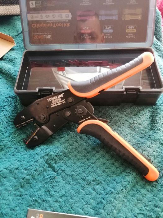 zaciskarka do końcówek konektorowych marki Someline, model 2210H nowe