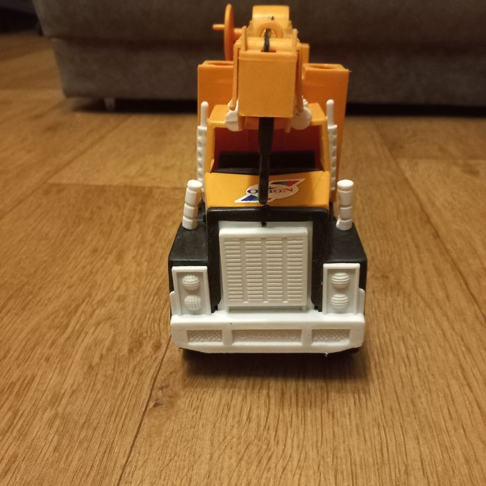 Іграшка машинка-кран