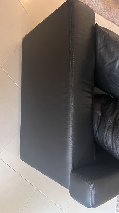 Sofá em pele genuína