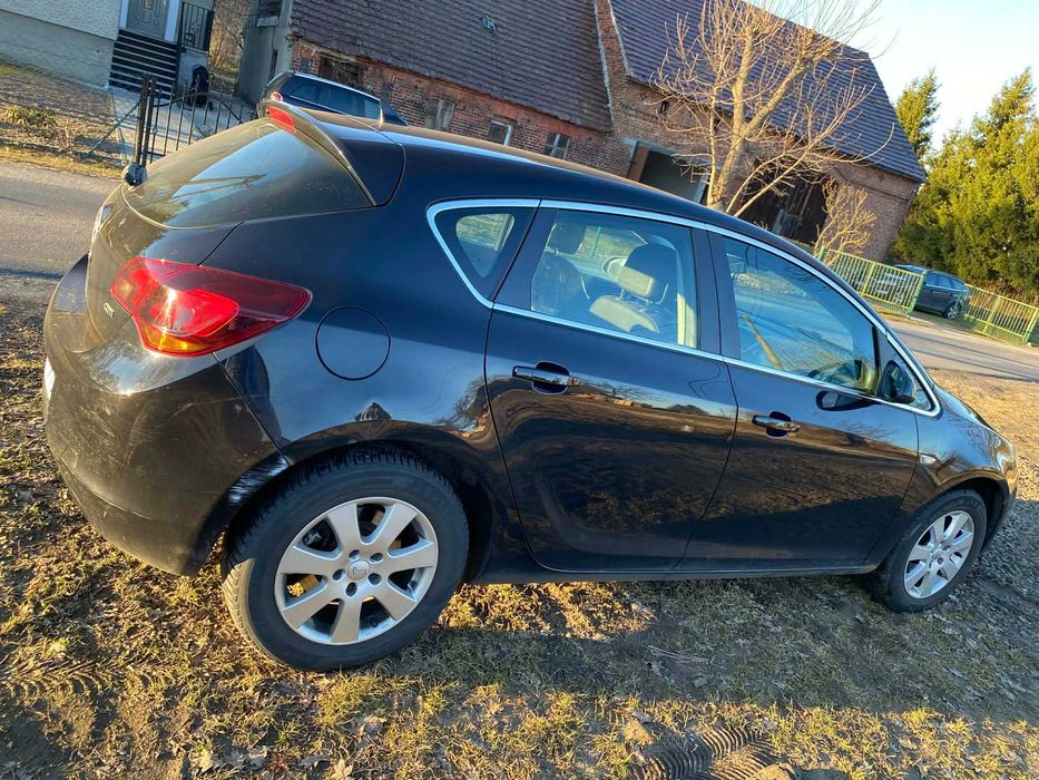 Opel Astra J 2.0 diesel 2010r.