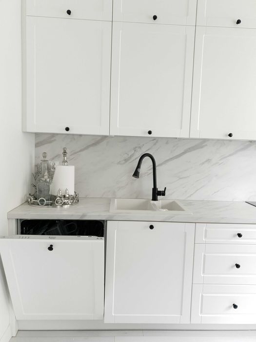 Do wynajęcia kawalerka z ogródkiem i parkingiem os. Piernikowe