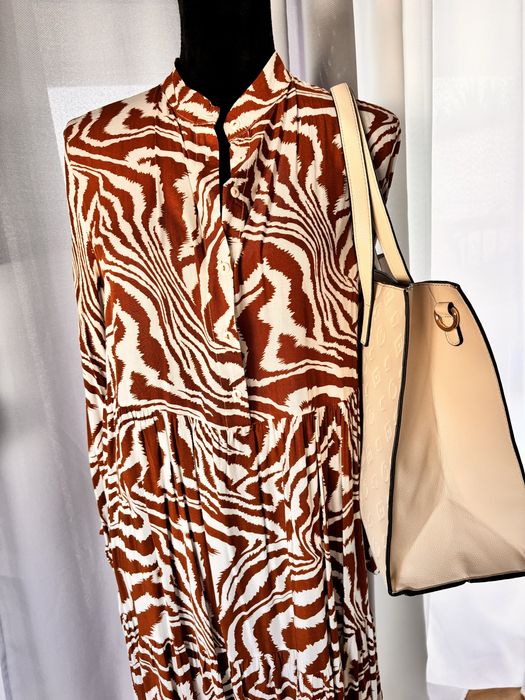 Vestido comprido, novo, padrão Zebra em camel e branco