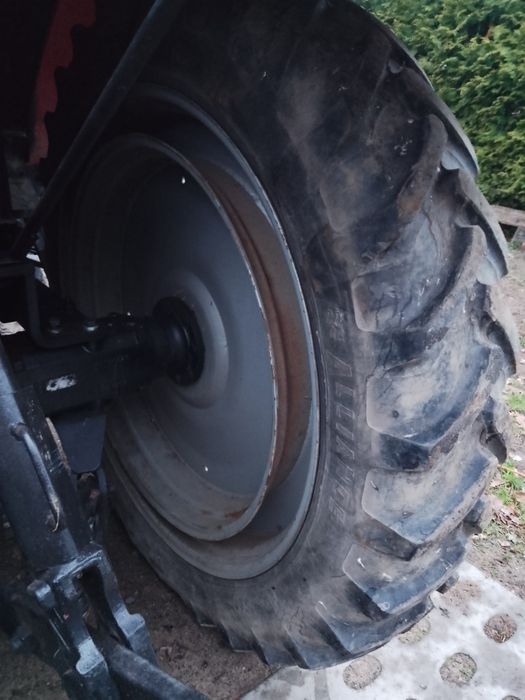 Wąskie koła do ciągnika CASE,  NEW HOLLAND komplet TYŁ