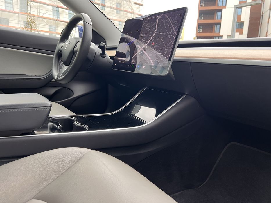 Tesla Model 3 standard range plus